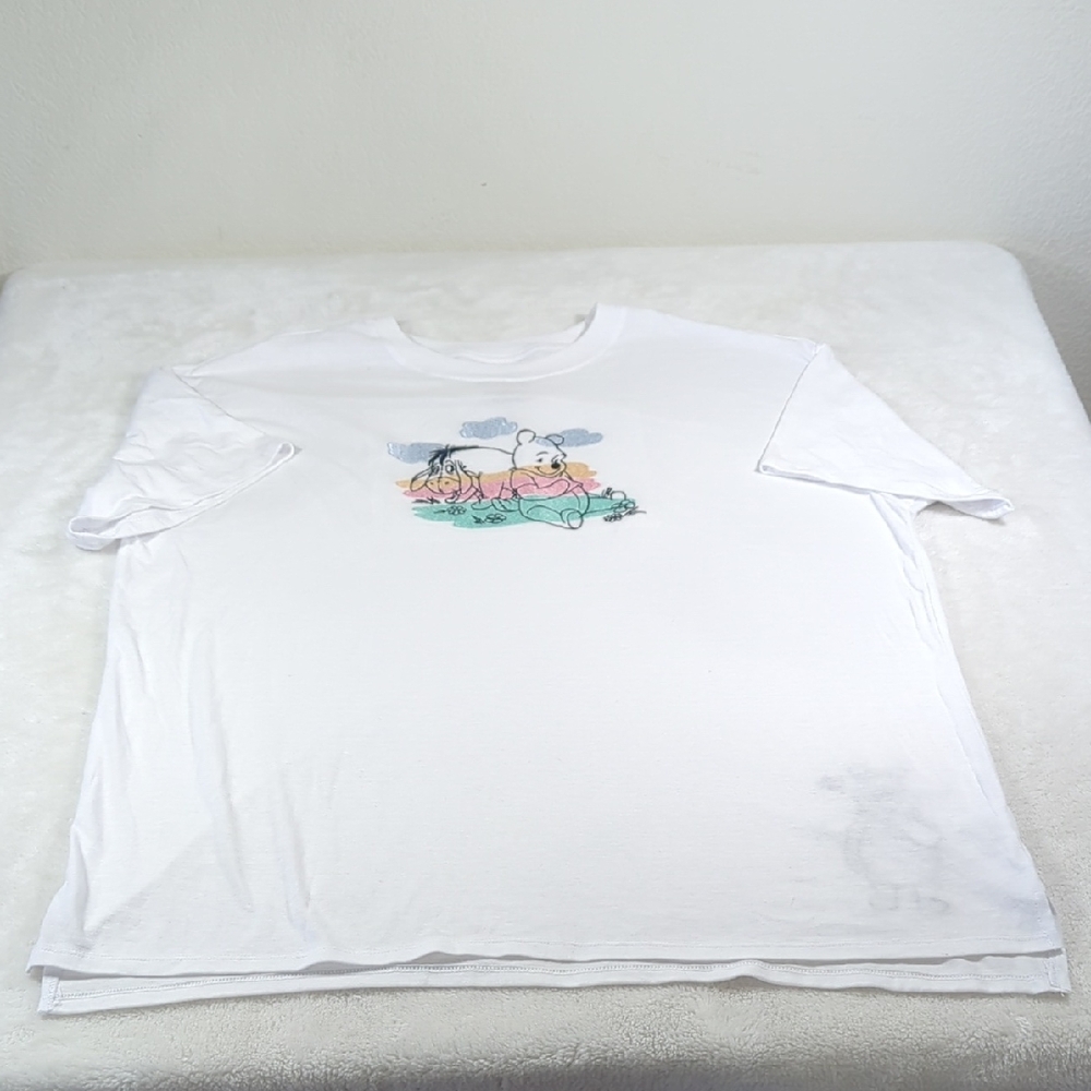 Winnie The Pooh Embroidered Tee Shirt Disney XL NWOT